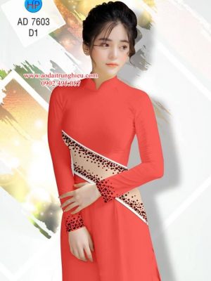 1564385559 843 Vai ao dai cham bi ngay eo moi ra AD