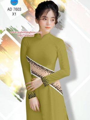 1564385560 364 Vai ao dai cham bi ngay eo moi ra AD