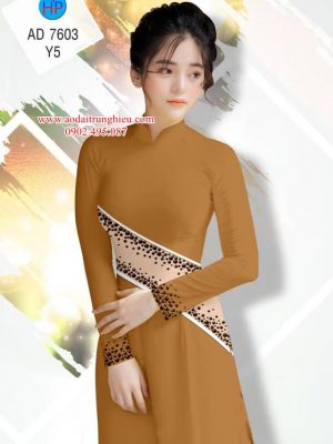 1564385560 919 Vai ao dai cham bi ngay eo moi ra AD