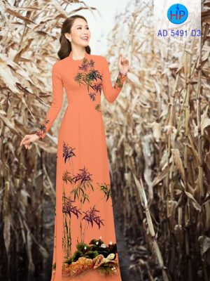 1566204246 621 Vai ao dai Co gai trong vuon sen moi ra