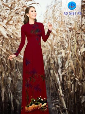 1566204246 809 Vai ao dai Co gai trong vuon sen moi ra