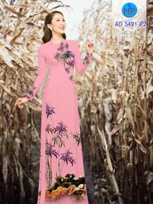 1566204246 810 Vai ao dai Co gai trong vuon sen moi ra