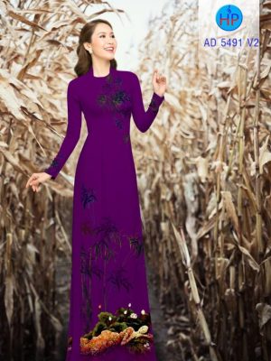 1566204247 407 Vai ao dai Co gai trong vuon sen moi ra