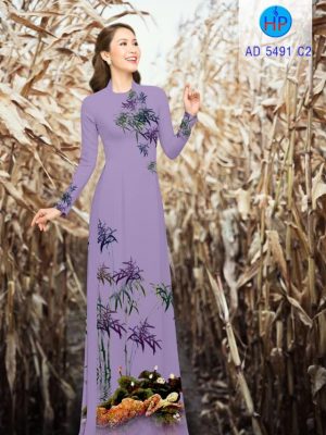 1566204247 618 Vai ao dai Co gai trong vuon sen moi ra