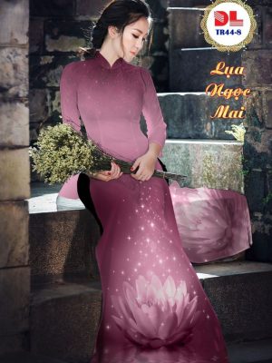 1595475498 231 Vai Ao Dai Lua Ngoc Mai Hoa Sen moi ra