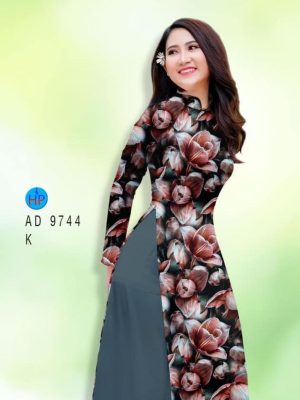 1598327929 390 Vai ao dai hoa deu thiet ke 2020 AD 9744