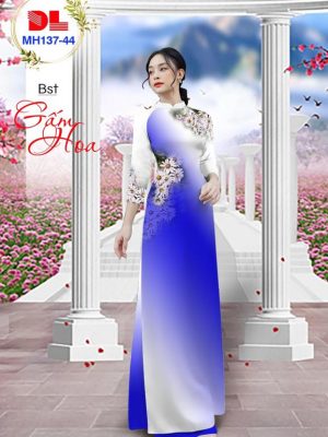 Vải Áo Dài Hoa Cúc Trắng Mới Ra AD MH137 41 1697254707 150 Vai Ao Dai Hoa Cuc Trang Moi Ra AD MH137